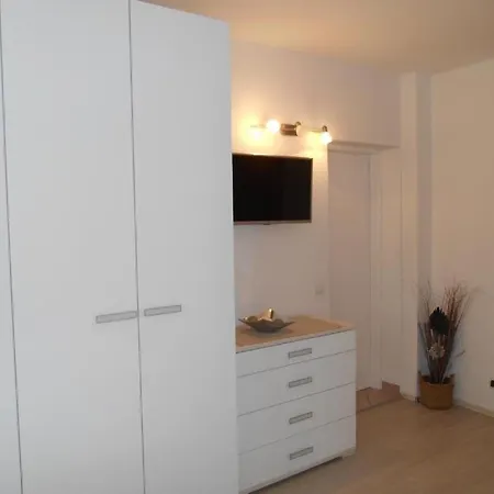 In With Terrace, Air Conditioning, Wi-fi, Dishwasher *