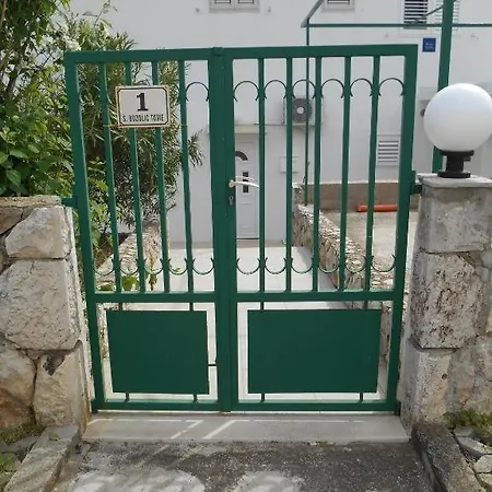 Appartement In With Terrace, Air Conditioning, Wi-fi, Dishwasher *