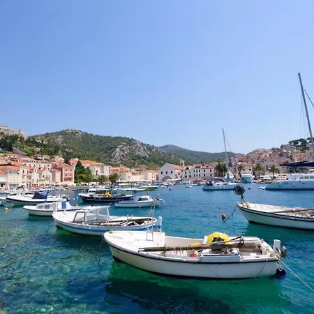 Apartment In With Terrace, Air Conditioning, Wi-fi, Dishwasher Hvar Town