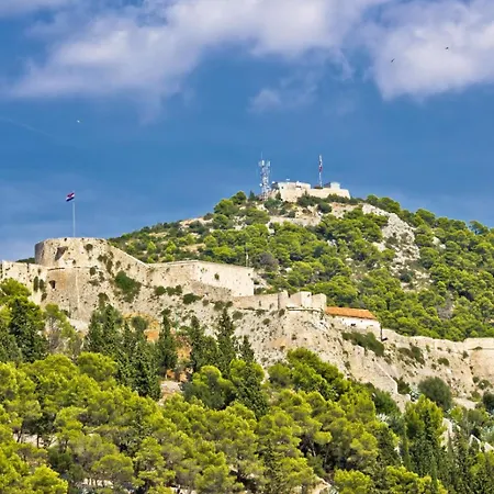 In With Terrace, Air Conditioning, Wi-fi, Dishwasher Hvar Town