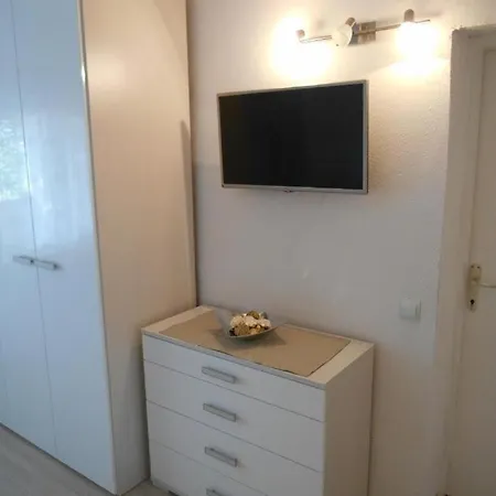 In With Terrace, Air Conditioning, Wi-fi, Dishwasher Hvar Town